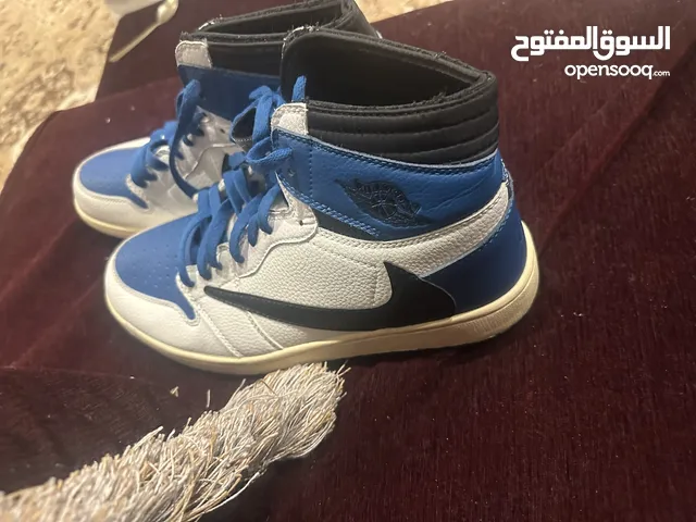 43.5 Sport Shoes in Hawally