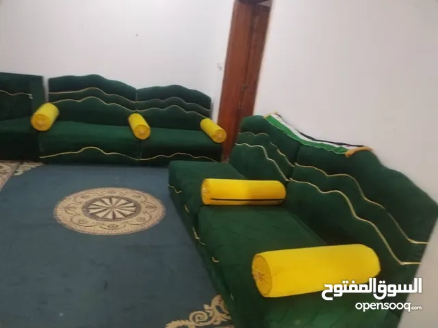 صالون بحالة جيدة