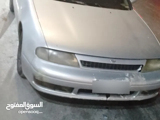 نيسان بلو بيرد 1995