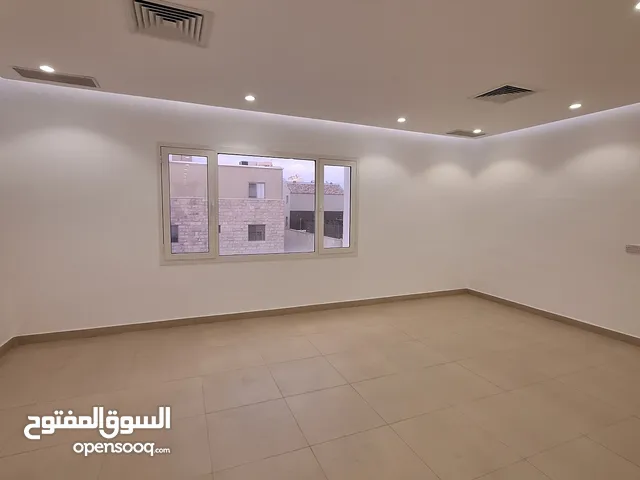 350m2 4 Bedrooms Apartments for Rent in Hawally Salwa