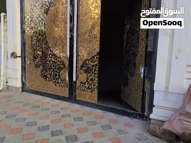 يوجد بدروم مساحه 20لبنه على شارع رئيسي تدخل الدينه لاداخل البدروم