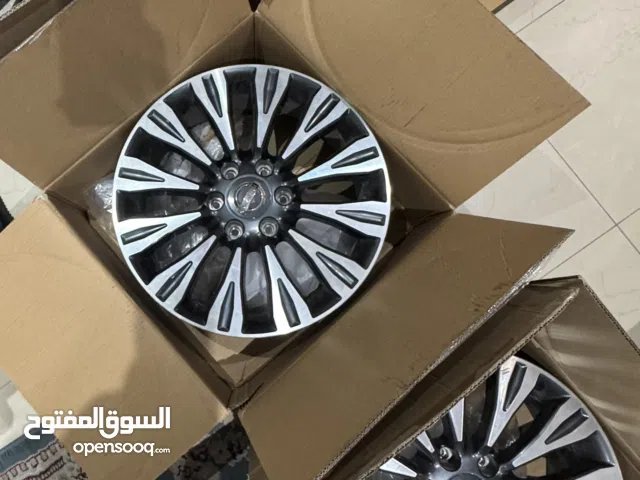 طقم رنقات نيسان باترول 2019 بلاتينيوم أصلية 20′′بحالة ممتازة.