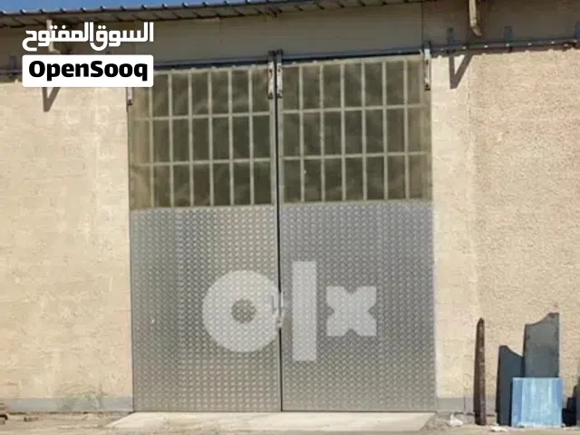 مخزن او مستودع للايجار السنوي مساحته 600 متر وشوي بموقع جدآ استراتيجي ع الشارع