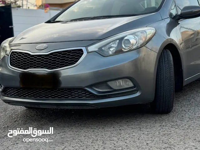 Sedan Kia in Muscat