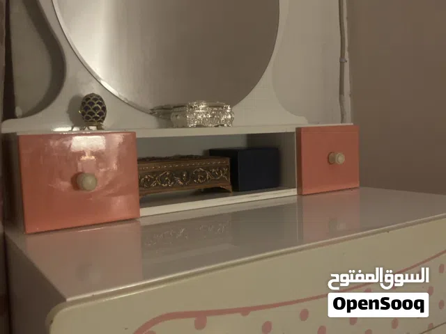 ميز تواليت بسعر مغري