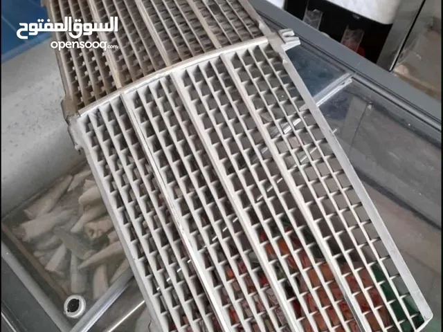 شل أمامي مرسيدس 300 اصلي موديل 91 نقلاته عليه بحالة الوكاله رقم الهاتف موجود بالصوره