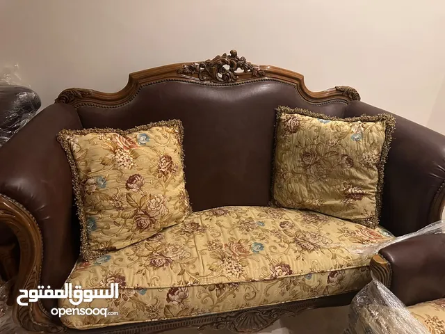 طقم اثاث غرفة صالون اشلي بحالة جيدة للبيع