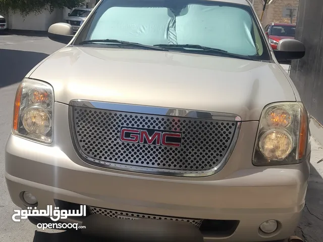 GMC Yukon 2009 in Southern Governorate
