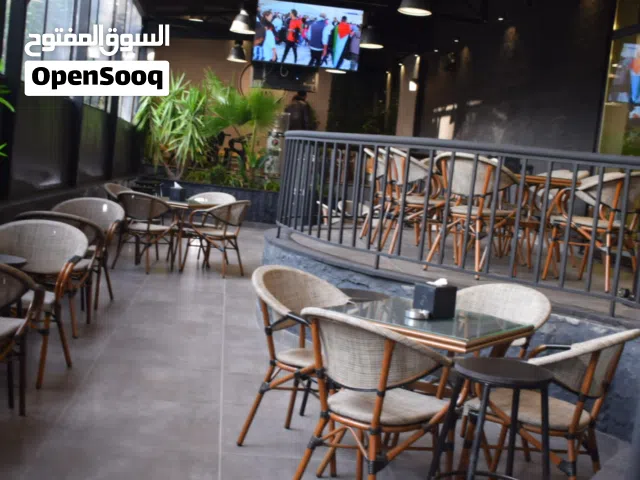 مقهى كوفي شوب مع رخصة تقديم ارجيلة للبيع