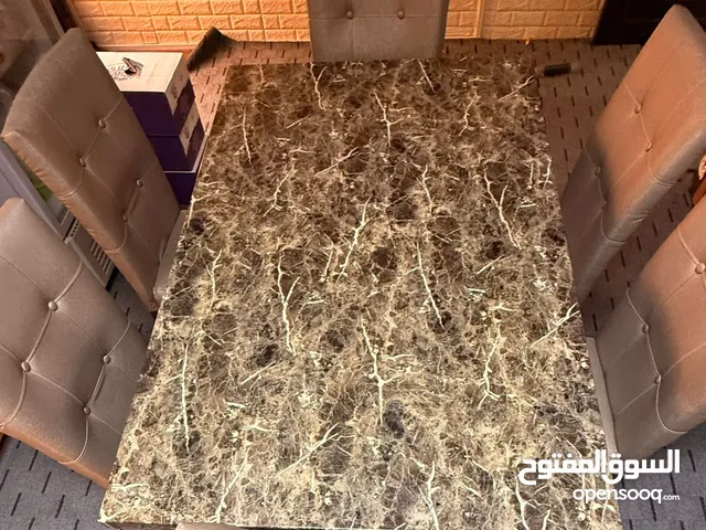 طاولة طعام مع 6 كراسي