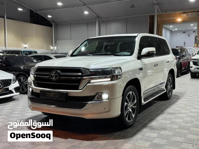 2020 Toyota Land Cruiser Grand Touring