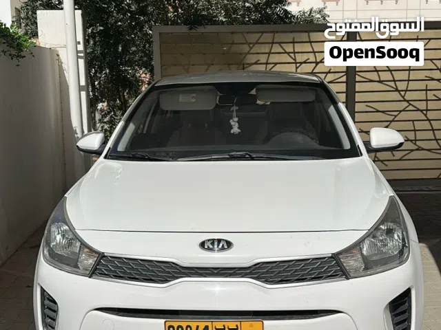 2019 كيا ريو Standard