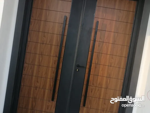 Custing Main door. making