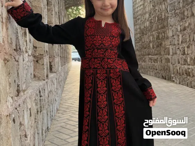 ثوب البناتي التطريز...من 5 ل 12 سنه بسعر 9 دنانير