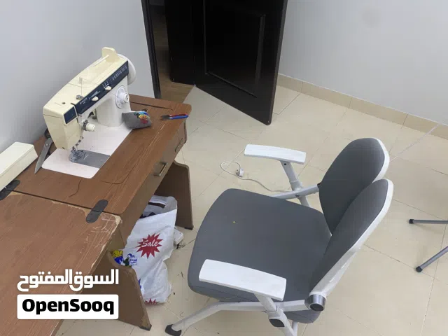 SINGER 875 SEWING MACHINE IN EXCELLENT CONDITION FOR URGENT SALE