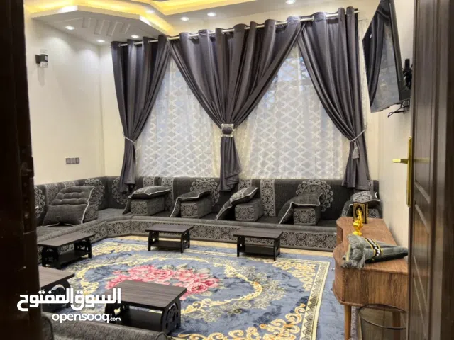 شقه مفروشه لليجارقلب حده شارع ايران في ارقااحياصنعاكل الخدمات متوفره