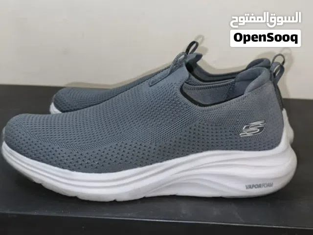 حذاء سكجرز رياضي وكاله قياس 40 استخدام قليل اللون رصاصي وسط السعر 100