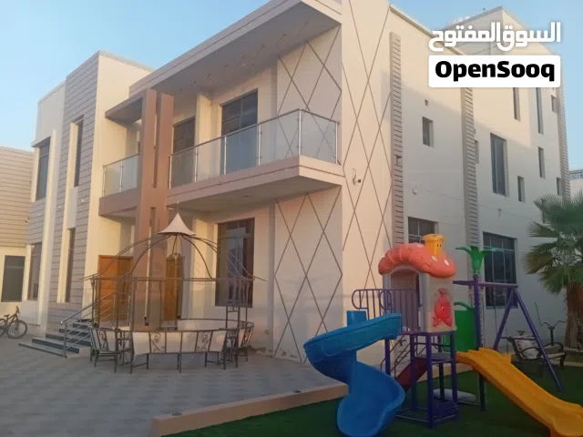 للبيع فيلا في المعبيلة السادسة