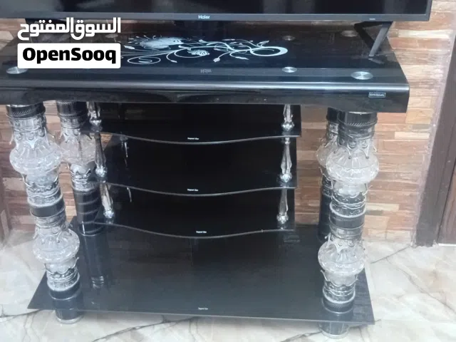 طاوله تلفاز مستعمل بحاله الجديد للبيع