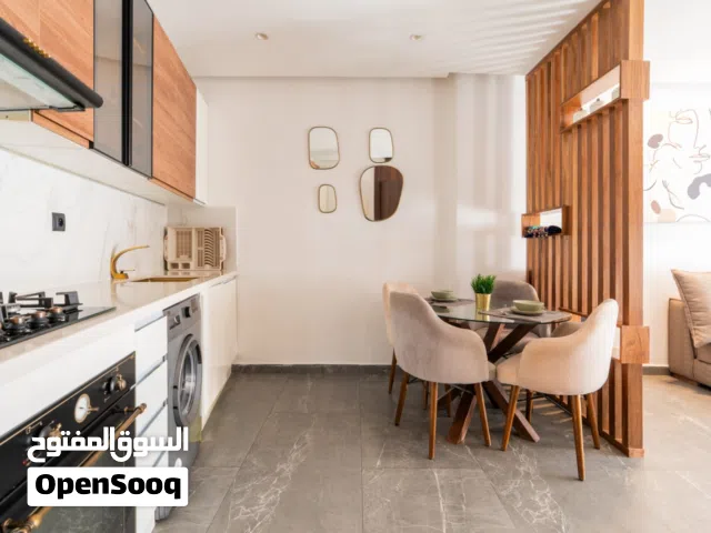 شقة مودرن فاخرة للإيجار اليومي  تصميم فندقي راقي  هدوء وخصوصية تامة