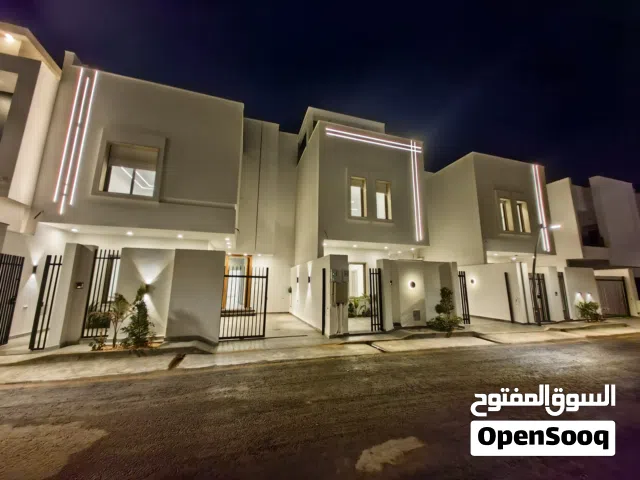 3 فيلات جنب بعض دورين وملحق