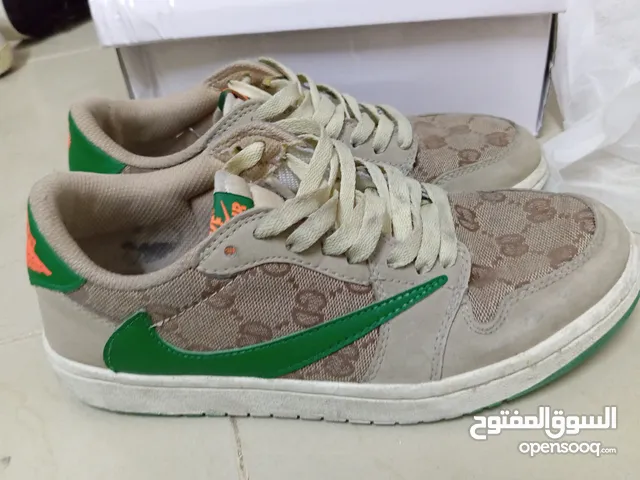42 Sport Shoes in Amman