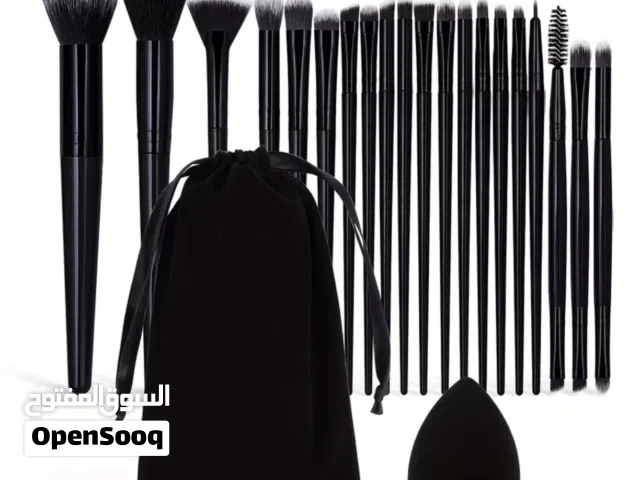 *إعلان لفرش المكياج الاحترافية* مرحبا وتترك خطوط؟