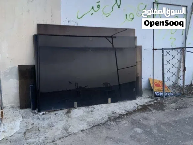 واجهة سكريت كامل لون أسود جديد ما بتحتاج اشي لا غير شعر ولا كسر ولا اشي وكاله جديد وفي صوره من الصور