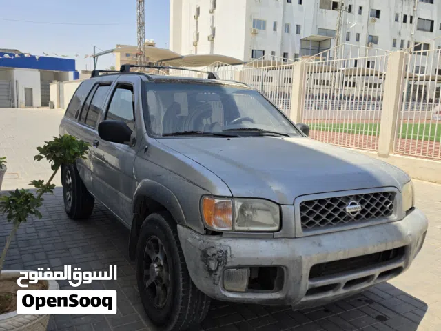 2001 Nissan Pathfinder Standard