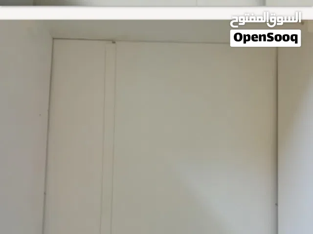 خزانة ملابس