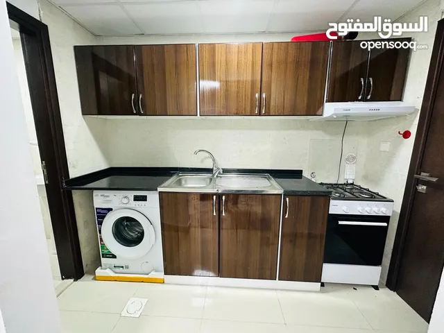 z9ستديو مفروش بمطبخ شبه منفصل شهري مفروش بالنعيميه 1 شارع الكويت -خلف مستشفي ثومبي وقريب محطه الباص