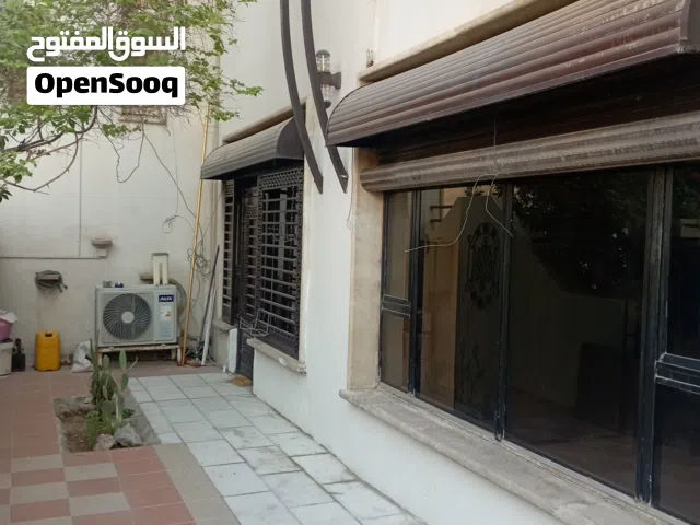 دار للبيع 400م2 اليرموك الاربع شوارع محله 616