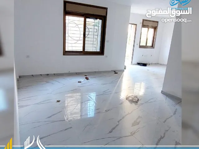 170 m2 3 Bedrooms Apartments for Sale in Ramallah and Al-Bireh Ein Musbah