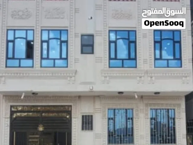 فرصة العمر اغتنموها بيت سكني بموقع ضخم تقفز من البيت للباص