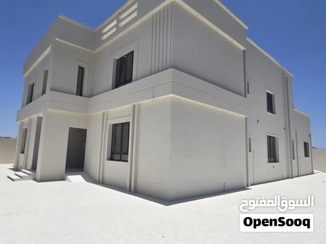 650 m2 More than 6 bedrooms Villa for Sale in Al Dakhiliya Nizwa