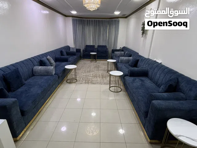 ديوانية ممتازة+ طاولات قويات +ثريا + تلفزيون +برادي+ سجادة (كلو بحالة ممتازة السعر قابل للتفاوض)