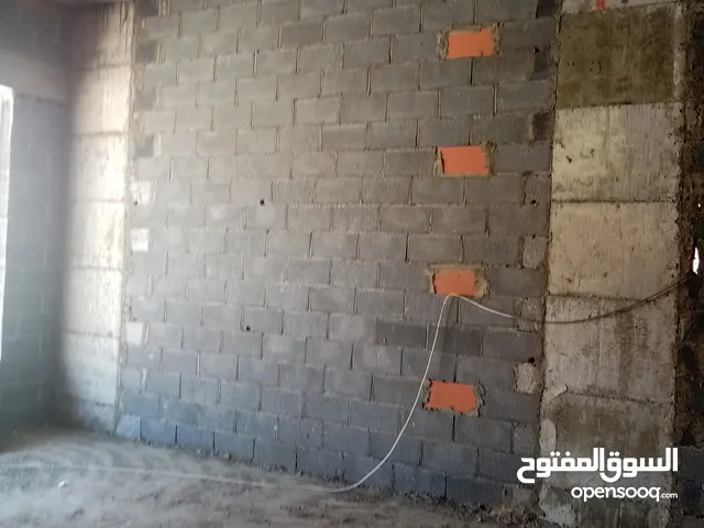 معلم بناء بلوك ولياسه وتكسير