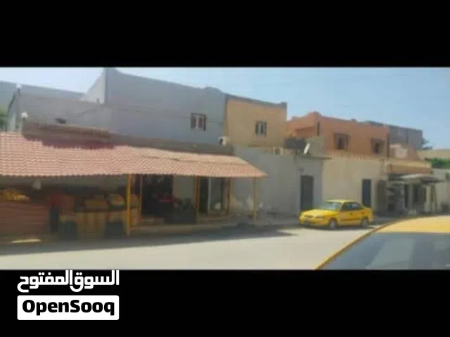 منزل على دورين واستوديو ثالت بي الجنب و2محلات منزل سكني وتجاري فـƱ̤ نفس الوقت