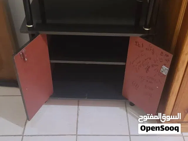 طاولة خشب خارجي