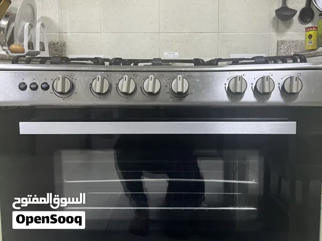 Midea Gas cooker with 5 burner