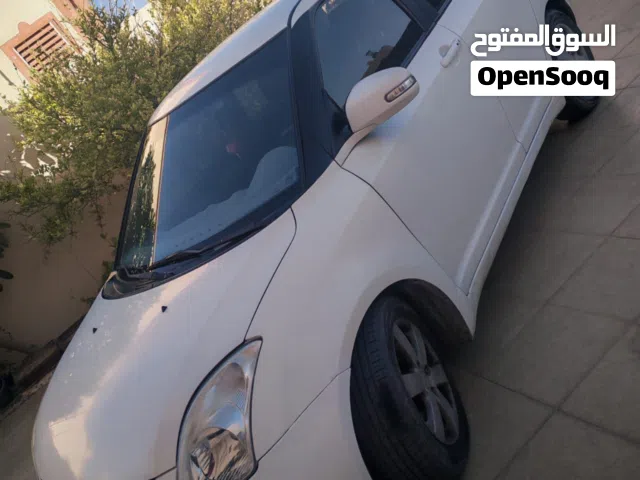 سوزوكي سويفت 2011 هاتشباك مستعملة بحالة ممتازة مع مواصفات خليجية