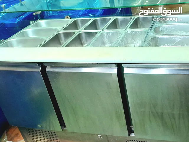عدة مطعم كامله شبه جديد