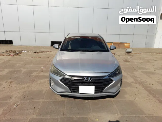 2019 هيونداي النترا Standard