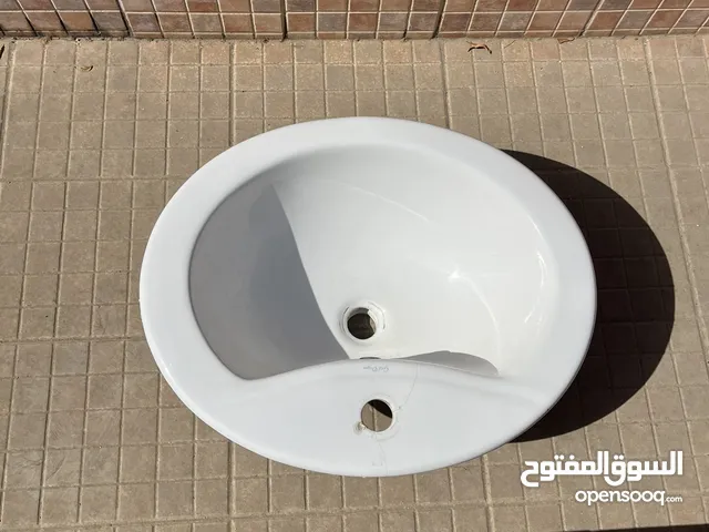 للبيع مغسله حمام لون ابيض