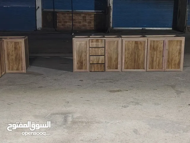 للبيع مطبخ المنيوم تفصيل جديد ارضي لون عفني 6متر