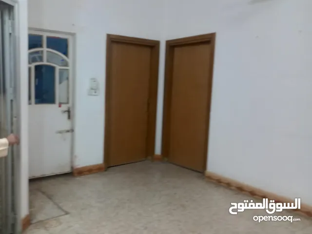 بيت تجاري للإيجار في الجزائر العباسية