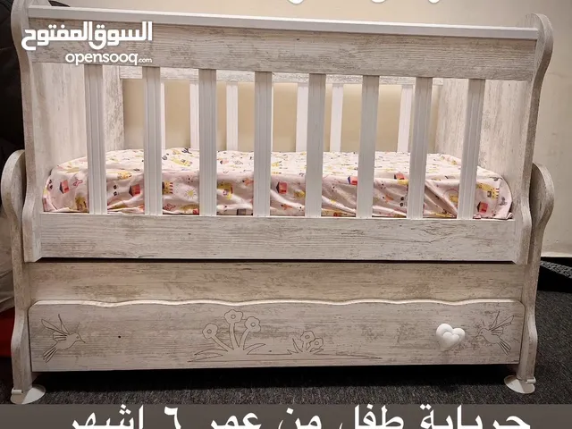 جرباية طفل مع الدوشك