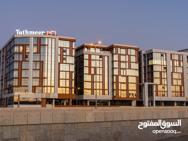 مكتب للبيع في في مسقط هيلز   مع فرصة التملك الحر للاجانب Free hold re-sale offices