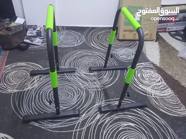 عقلة حائط تستحمل وزن 150+متوازي أرض يستحمل وزن 120+دامبلز وزن 25 للبيع كلهم