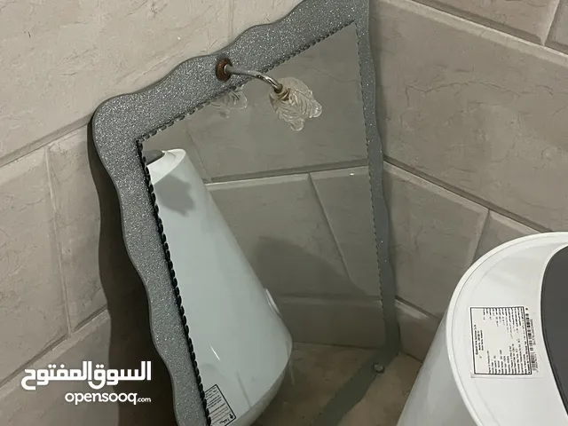 مغاسل ومرايات للبيع نظيفه